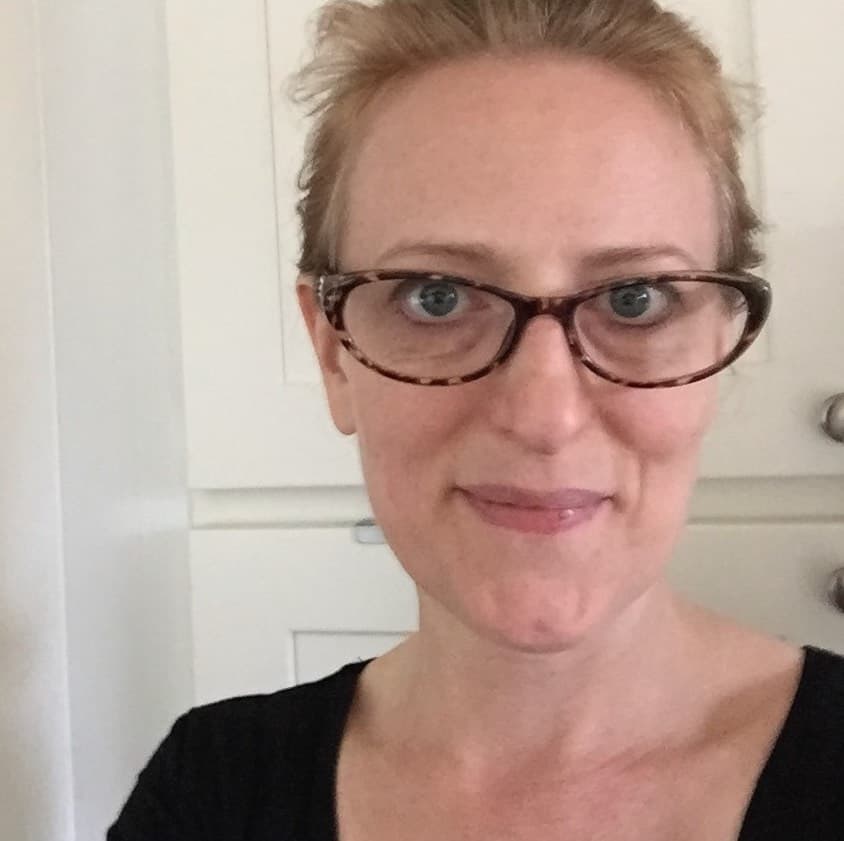 Una with Glasses for team site